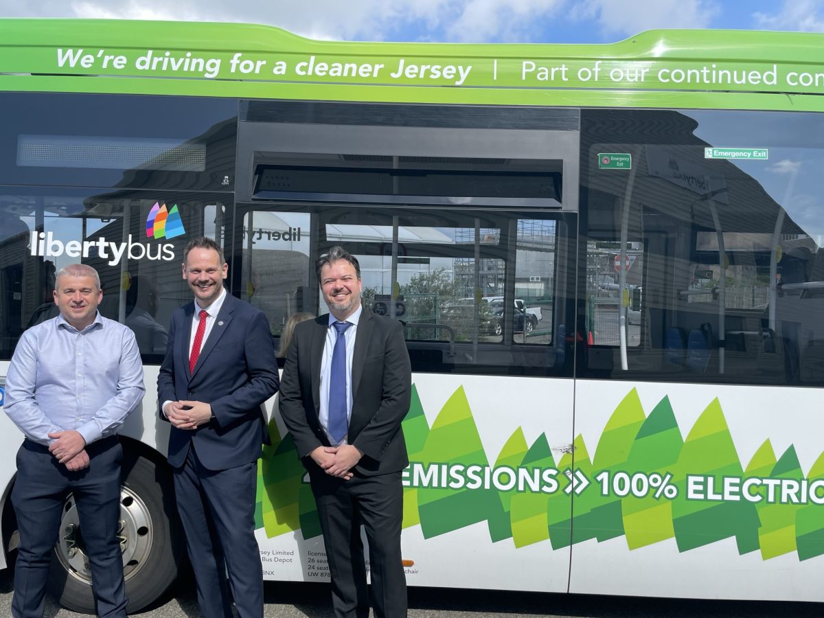 UK transport minister praises Jersey’s bus service on visit
