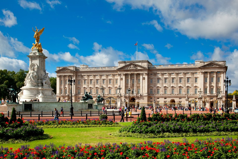 Buckingham Palace and Victoria Memorial in London.