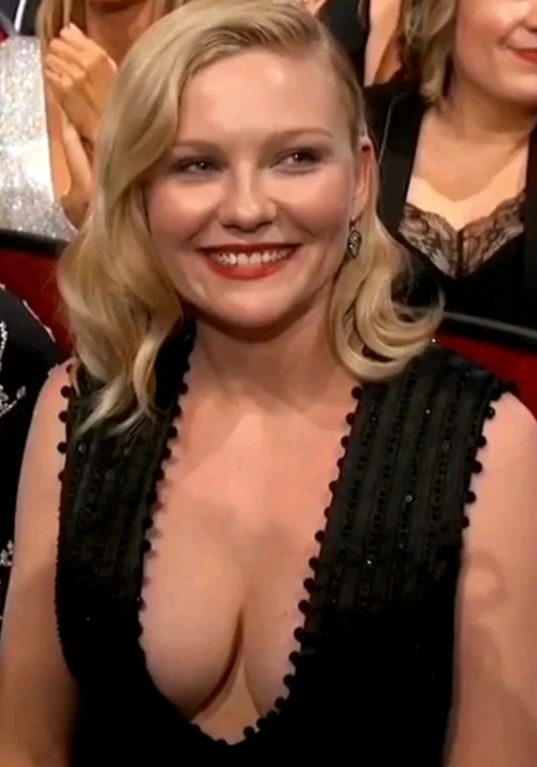 Kirsten Dunst | 68th Primetime Emmy Awards | September 18, 2016