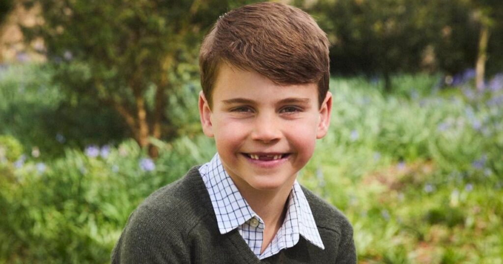 Ultra cute photo of Prince Louis with missing front teeth released to mark seventh birthday | News UK