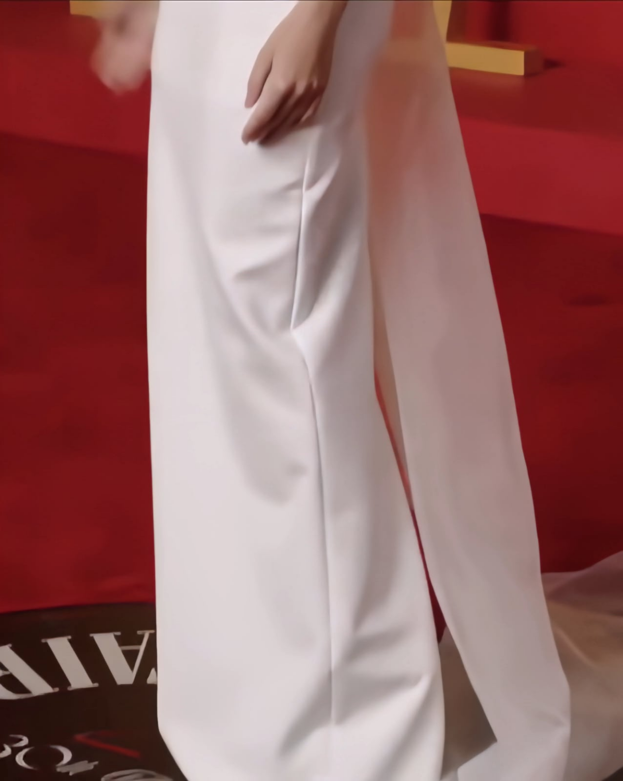 Emily Ratajkowski | Vanity Fair Oscar Party 2024