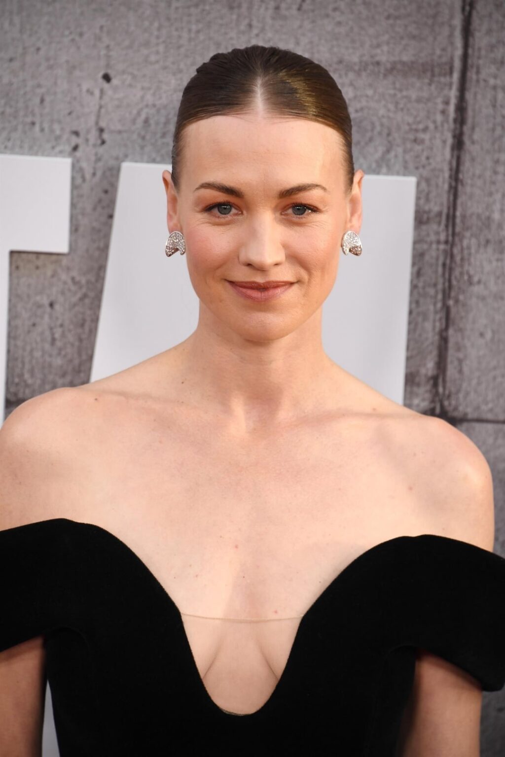 YvonneStrahovski | 'The Handmaid's Tale' Season 6 LA Premiere 2nd April 2025