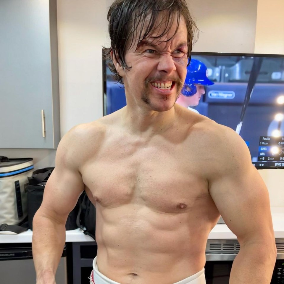 Mark Wahlberg's three-week transformation.