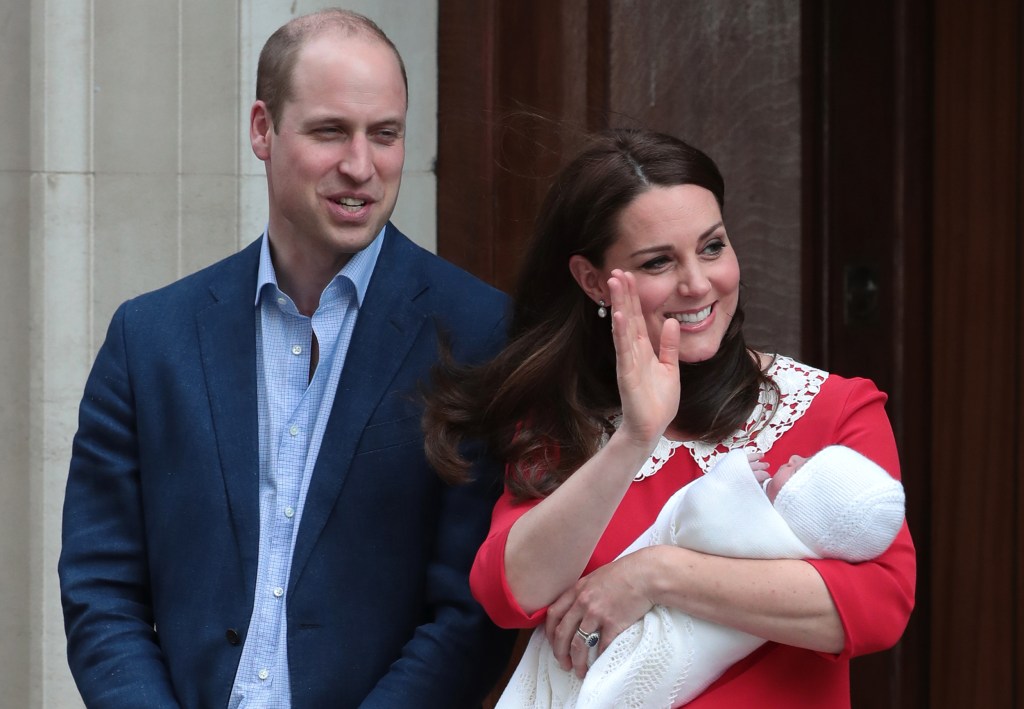 It’s a prince! Kate Middleton shows 7-hour-old son to world It's a prince! Kate Middleton shows 7-hour-old son to world