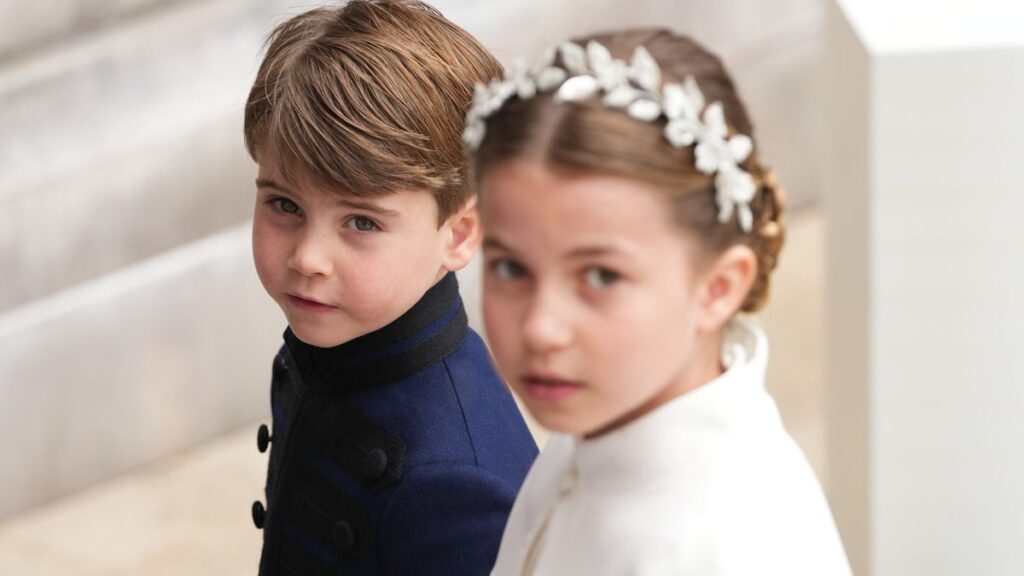 Prince William and Princess Kate are “Acutely Aware” of “Problems” Charlotte and Louis Will Face Growing Up Alongside George Prince William and Princess Kate are "Acutely Aware" of "Problems" Charlotte and Louis Will Face Growing Up Alongside George