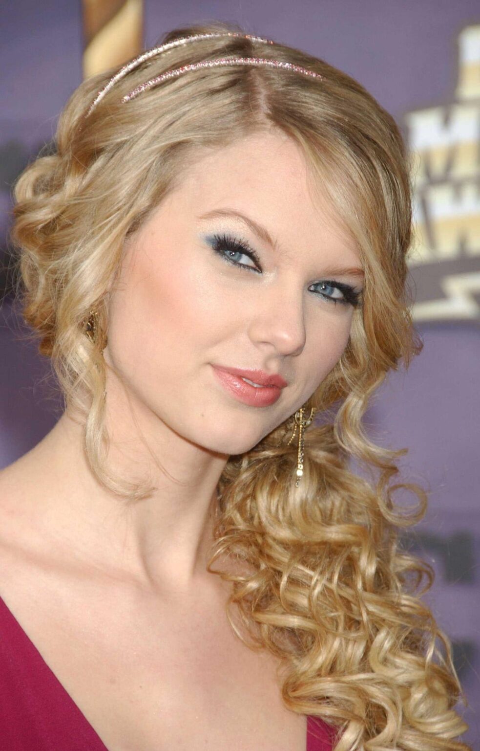 Taylor Swift - 2008 CMT Music Awards in Nashville, TN - 4-14-2008