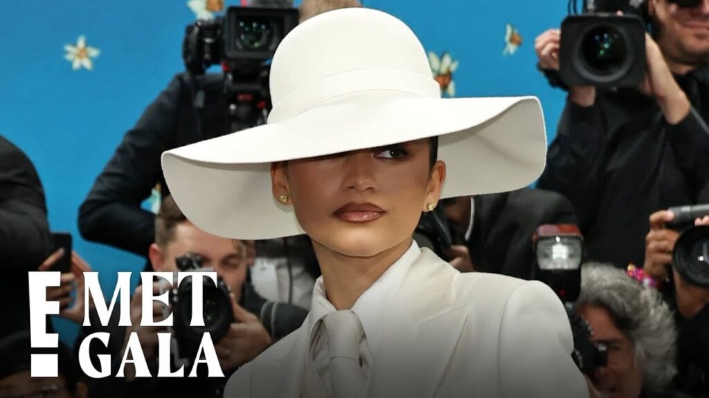 Zendaya Flashes Tom Holland Engagement Ring in Must-See Moment | E! News