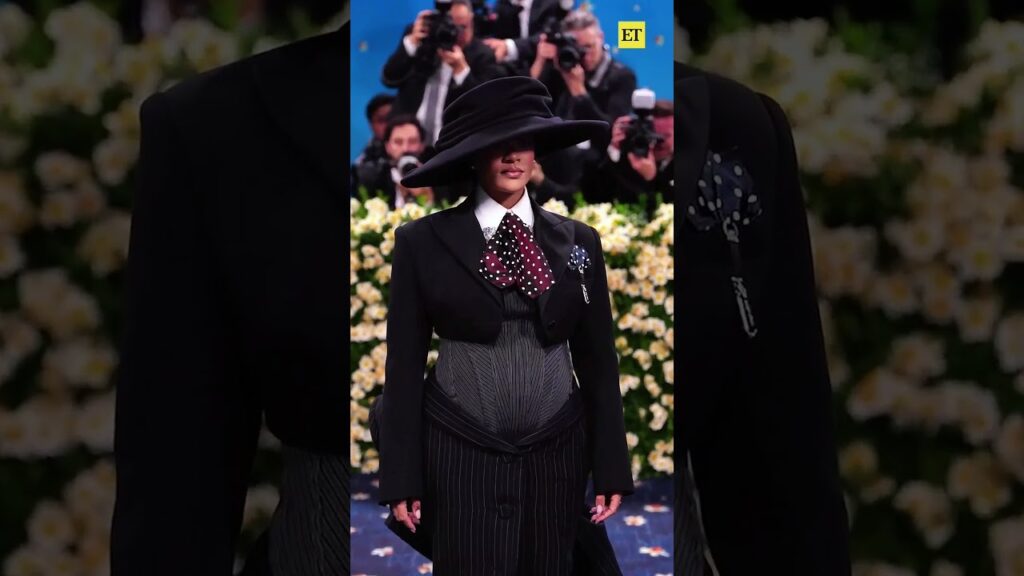 We found a pregnancy reveal at the #MetGala! 🎉 Congratulations to Rihanna and A$AP Rocky! #rihanna We found a pregnancy reveal at the #MetGala! 🎉 Congratulations to Rihanna and A$AP Rocky! #rihanna