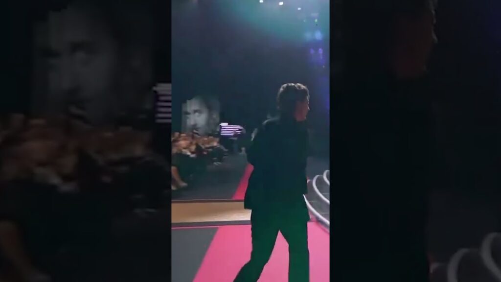 Kylie Jenner and Timothée Chalamet suffer ‘embarrassing’ PDA moment at Italian awards show #shorts