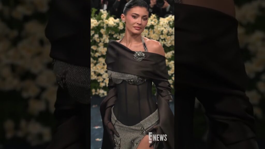 We’re keeping up with the Kardashians at the #MetGala. ❤️‍🔥