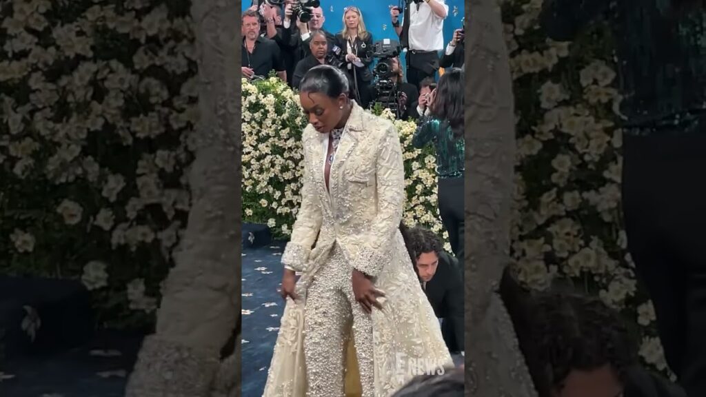 Coco Jones is letting it shine at the #MetGala. ✨