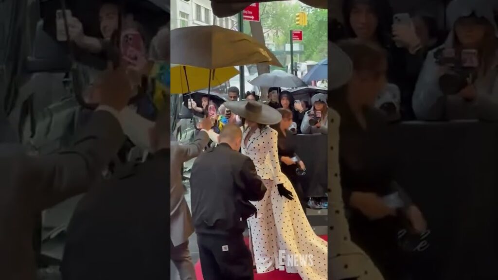 Nick Jonas and Priyanka Chopra are on their way to date night at #MetGala. 🥹 Nick Jonas and Priyanka Chopra are on their way to date night at #MetGala. 🥹