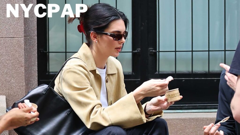 Kendall Jenner spotted out with friends enjoying ice cream after leaving having lunch at bar Pitti