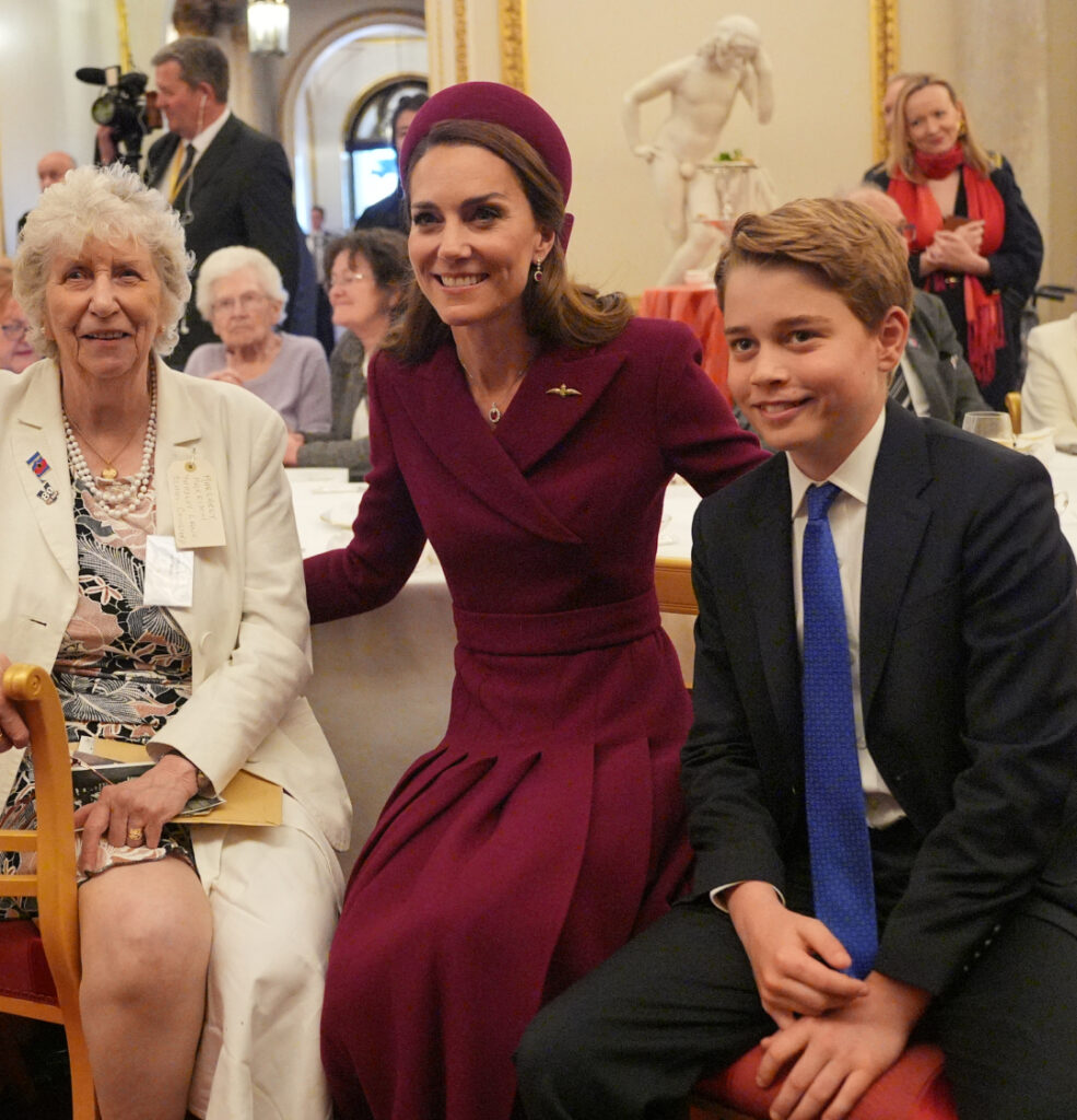 Prince William and Princess Kate are “Careful Not to Overwhelm” Prince George as They Prepare Him to be King Yahoo news home