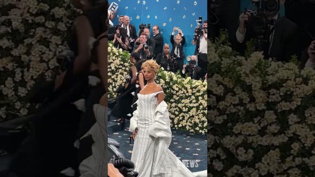 Our breath? GONE. Tyla arrives at the #MetGala. 😍