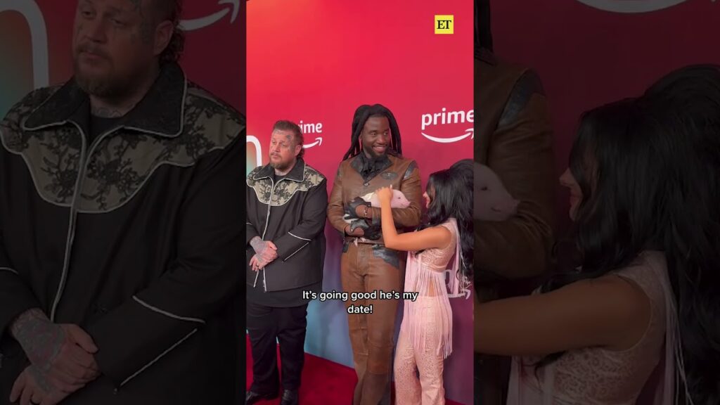 Jessie Murph Brings a Pig as Her Date to the ACM Awards #jessiemurph #acmawards #shorts Jessie Murph Brings a Pig as Her Date to the ACM Awards #jessiemurph #acmawards #shorts