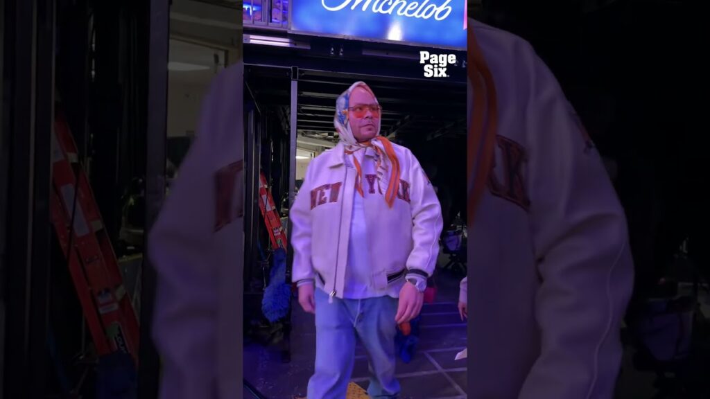 Knicks superfan Fat Joe and Remy Ma attend Game 6 vs the Celtics ๐๐ฎโ๐จ #shorts Knicks superfan Fat Joe and Remy Ma attend Game 6 vs the Celtics ๐๐ฎโ๐จ #shorts