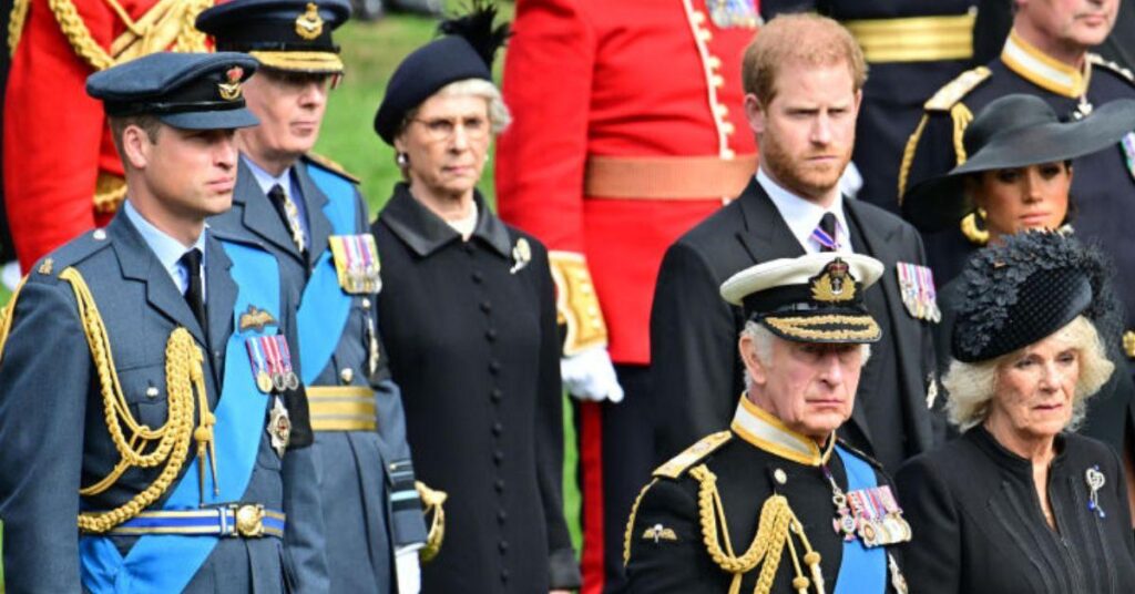 ‘Emotional’ Charles Longs to Reconcile With Harry — but 3 Royals Stand in the Way 'Emotional' Charles Longs to Reconcile With Harry — but 3 Royals Stand in the Way