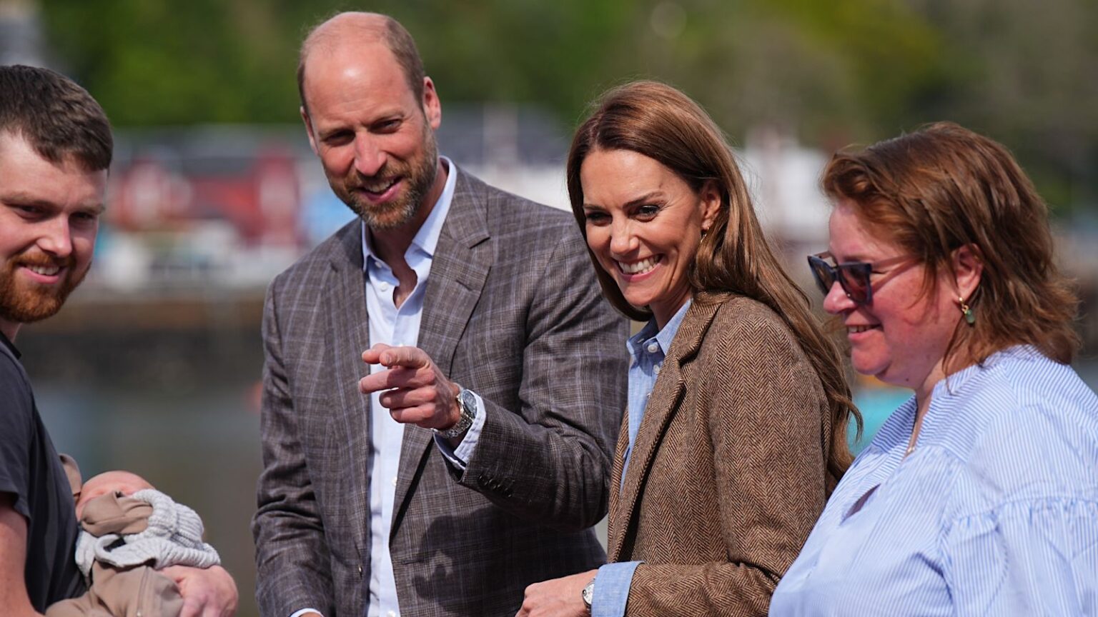 Warm welcome for Prince and Princess of Wales on wedding anniversary visit to Isle of Mull Warm welcome for Prince and Princess of Wales on wedding anniversary visit to Isle of Mull