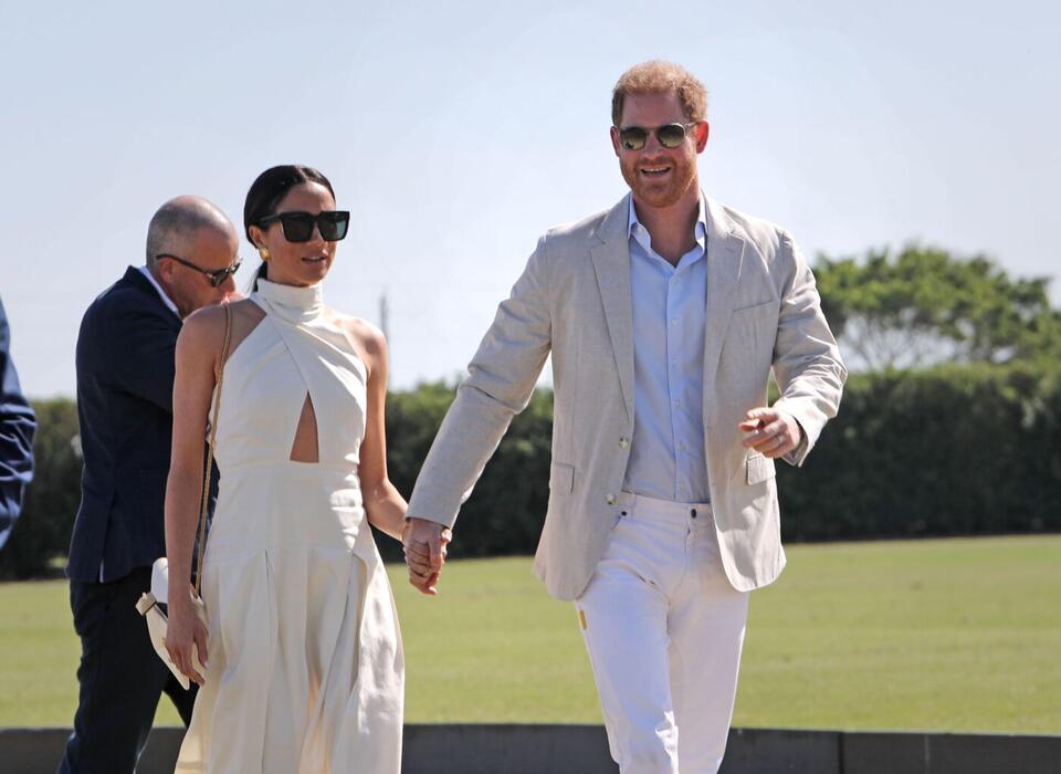 Brands Mock Meghan Markle For “Revealing” Why Her And Harry Call Each Other ‘M’ & ‘H’ Brands Mock Meghan Markle For “Revealing” Why Her And Harry Call Each Other ‘M’ & ‘H’
