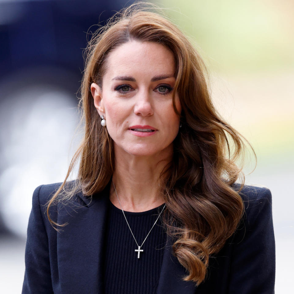  Prince George and Prince Louis wear dark suits and Princess Charlotte wears a tartan coat on Christmas Day in Sandringham, and Princess Kate looks sad while a black jacket and black top. 