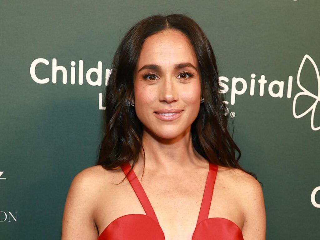Meghan Markle Shared This Telling Interaction With Flight Crew & It’s Going Viral Yahoo entertainment home