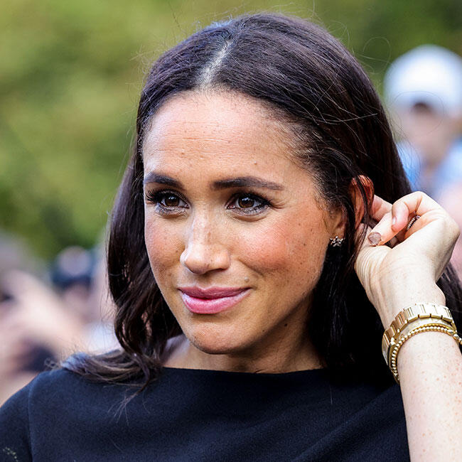 Royal Fans Criticize Meghan Markle After Watching Resurfaced Video Of Her ‘Strange’ Behavior At The 2018 British Fashion Awards: ‘She Made Things Very Awkward’ Royal Fans Criticize Meghan Markle After Watching Resurfaced Video Of Her 'Strange' Behavior At The 2018 British Fashion Awards: 'She Made Things Very Awkward'