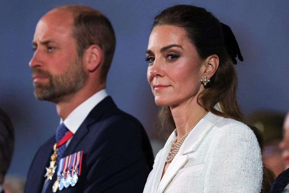 the king and the queen attend concert to mark the 80th anniversary of ve day