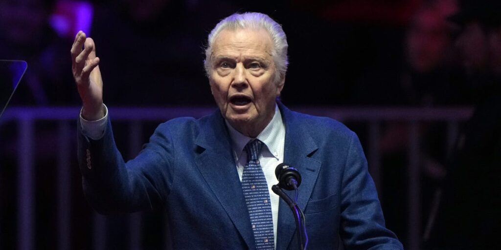 Jon Voight Says He Wants to Help Trump 'Make Hollywood Great Again'