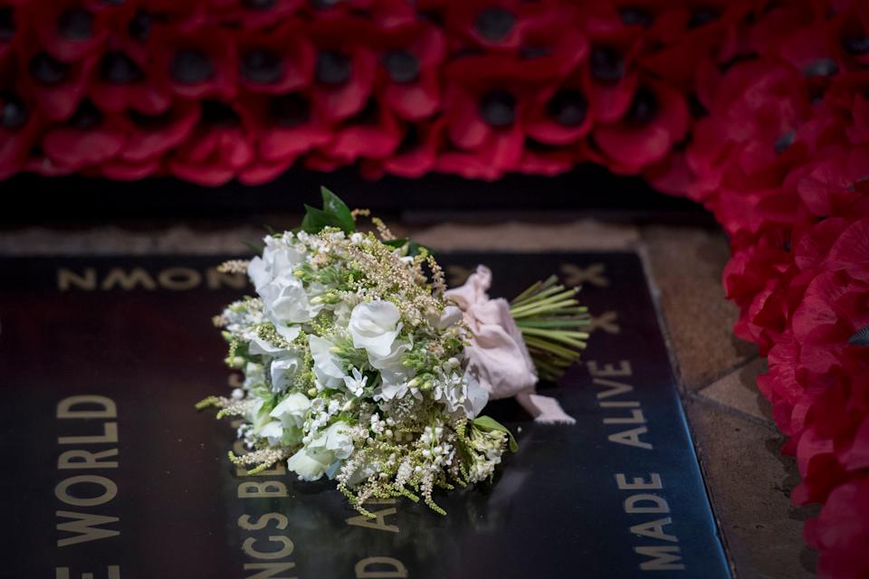 Meghan Markle's bouquet on the tomb of the unknown soldier