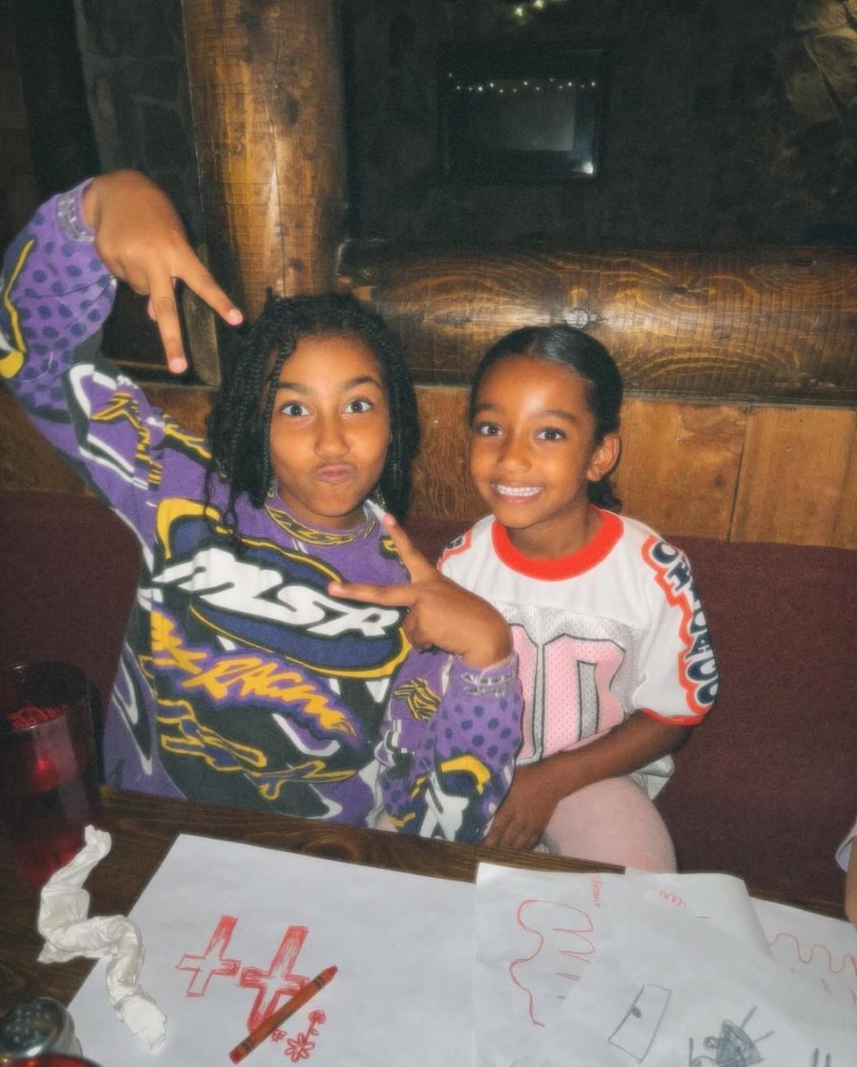 <p>Sisters</p>