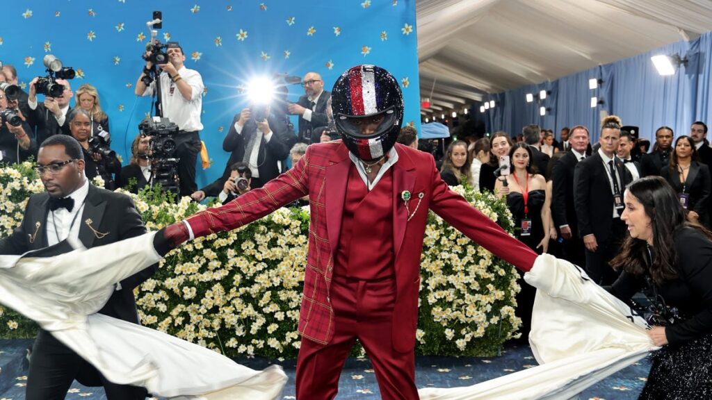 Met Gala arrivals Doechii, Damson Idris turn red carpet into sport