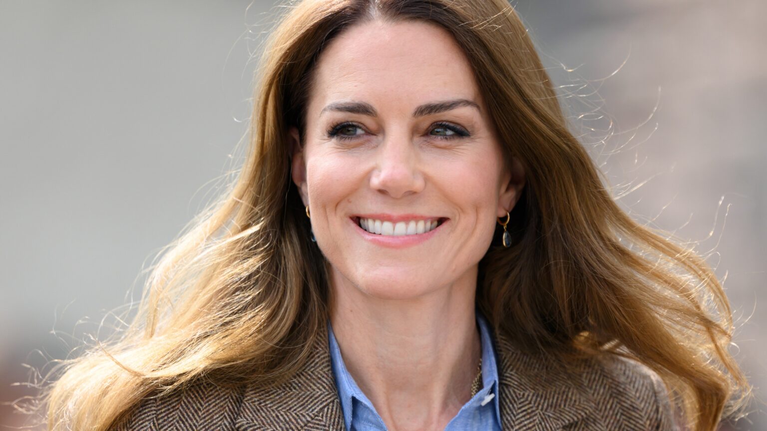 This dress instantly reminded me of Kate’s special outfit Catherine, Princess of Wales, smiles as she visits Aros Hall, a local community hub on April 29, 2025