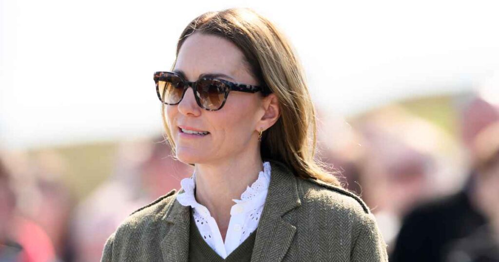Recreate Kate Middleton’s Spring Sunnies With This $19 Lookalike Recreate Kate Middleton’s Spring Sunnies With This $19 Lookalike