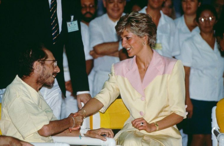 Diana visiting Aids patients in Brazil in 1991 as part of her humanitarian work (Photo: Tim Graham/Getty) 