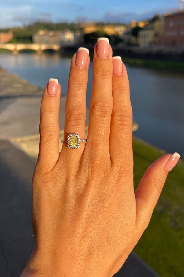 Yellow Diamond engagment ring Yellow Diamond engagment ring