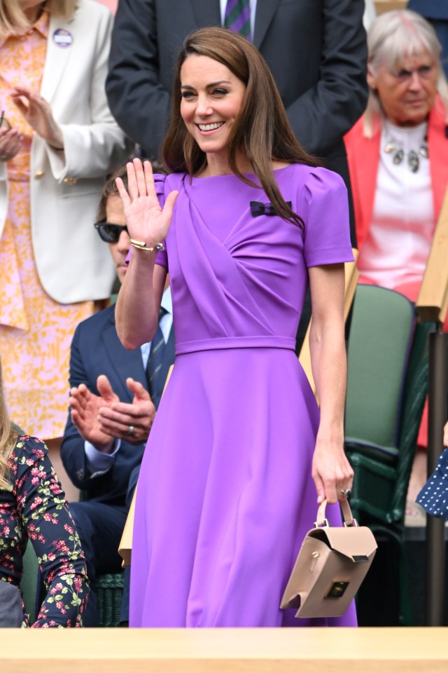 Catherine, Princess of Wales, waving at Wimbledon.