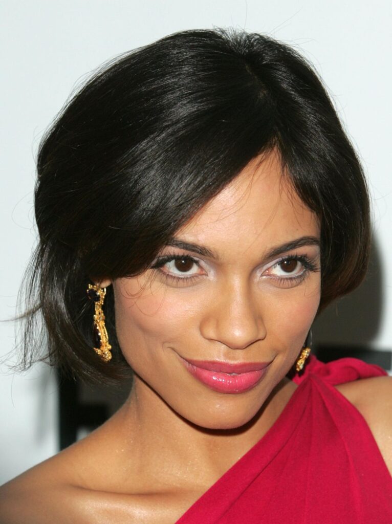 Rosario Dawson at the NY Premiere of "Rent" at the Ziegfeld Theatre in New York City (November 17, 2005)