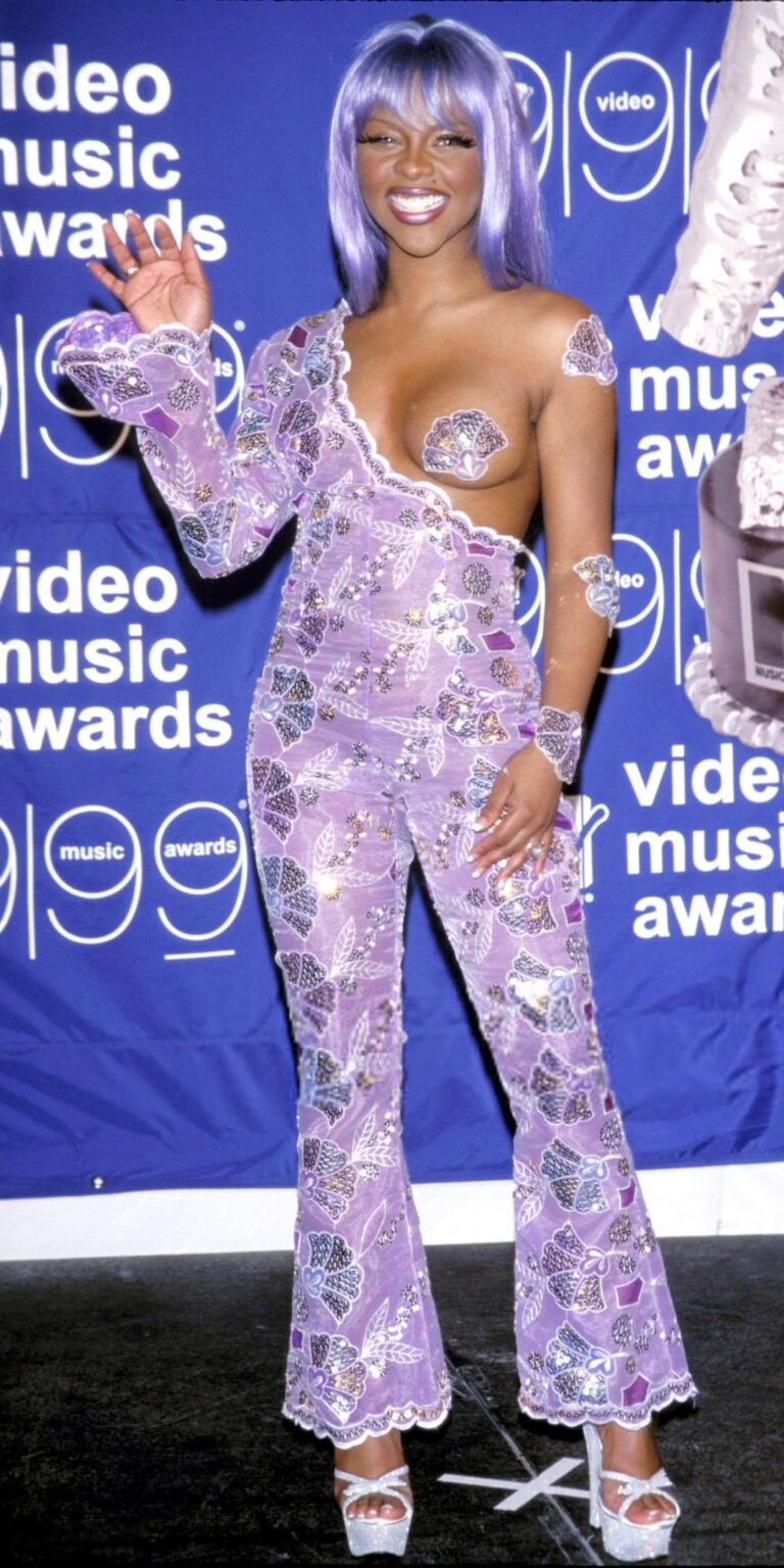 Lil Kim at The 1999 MTV Video Music Awards On September 9th 1999