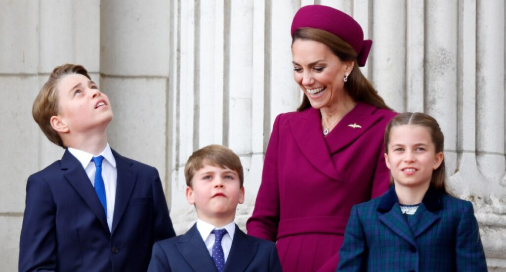 The 4-Word Instruction Kate Middleton Gave Her Kids on Balcony