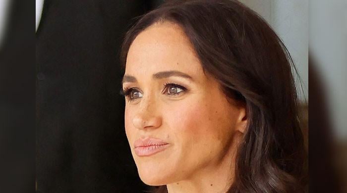 Meghan Markle’s staff turns to the phone sobbing about ‘a harrowing day’, expert dishes Meghan Markle's staff turns to the phone sobbing about ‘a harrowing day', expert dishes