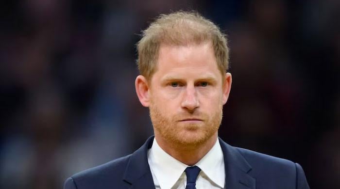 Prince Harry's old pal exposes lies about his current life