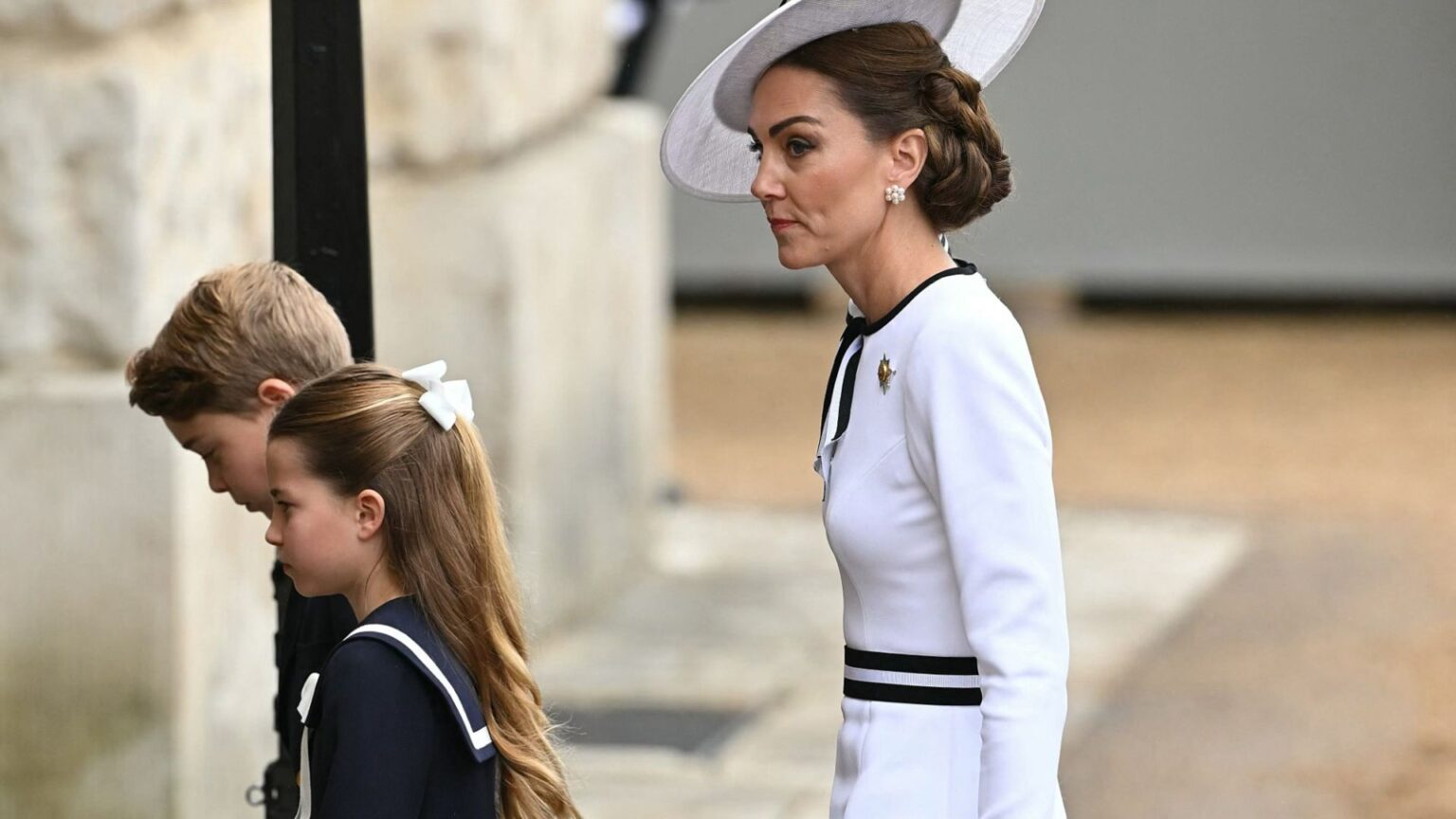 How Princess Kate hand-picks Charlotte’s clothes and uses it to send secret messages about Granny Diana How Princess Kate hand-picks Charlotte’s clothes and uses it to send secret messages about Granny Diana