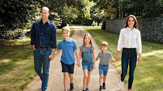 Prince William and Kate Middleton's official Christmas card for 2022. (Instagram)