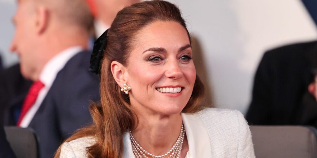 The Princess Of Wales Proves That The Black Hair Bow Is Chic For Any Age The Princess Of Wales Proves That The Black Hair Bow Is Chic For Any Age