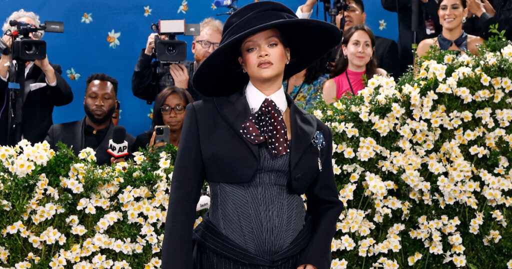 Most iconic celebrity baby bump reveals that made pop culture history
