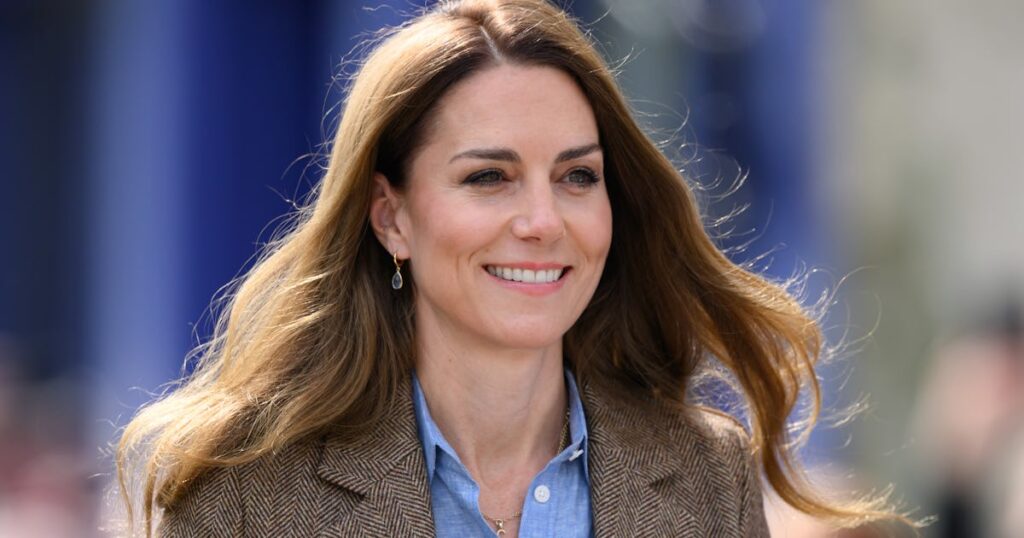 Kate Middleton’s Skinny Jeans Marked A Two-Day Streak Kate Middleton’s Skinny Jeans Marked A Two-Day Streak