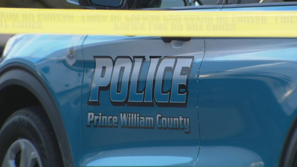3 Prince William Co. officers injured after semi-truck strikes cruiser on I-95 3 Prince William Co. officers injured after semi-truck strikes cruiser on I-95