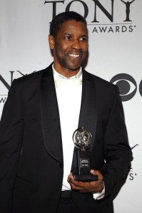 Denzel Washington in the press room for American Theatre Wing''s 64th Annual Antoinette Perry Tony Awards - PRESS ROOM, LA Sport Club on the Plaza - Rockefeller Center, New York, NY June 13, 2010. Photo By: William D. Bird/Everett Collection