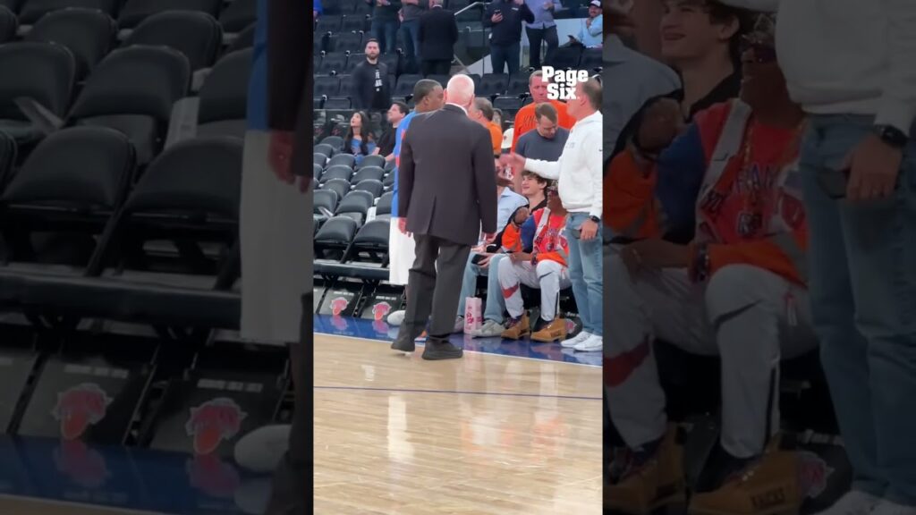 Tracy Morgan headed right to Spike Lee the second he got on the court at Knicks vs Celtics #shorts Tracy Morgan headed right to Spike Lee the second he got on the court at Knicks vs Celtics #shorts